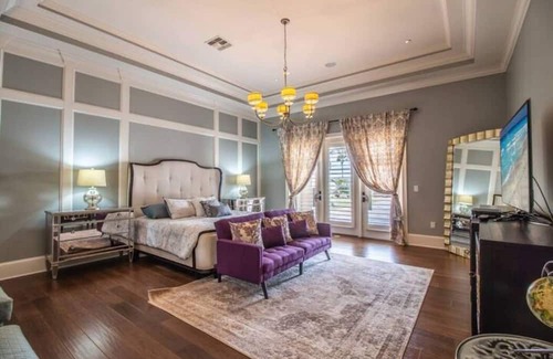 Florida Central Atlantic Coast Casa | LakeFront Pool Mansion 12 min from Disney!