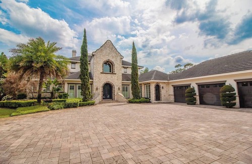 Florida Central Atlantic Coast Casa | LakeFront Pool Mansion 12 min from Disney!