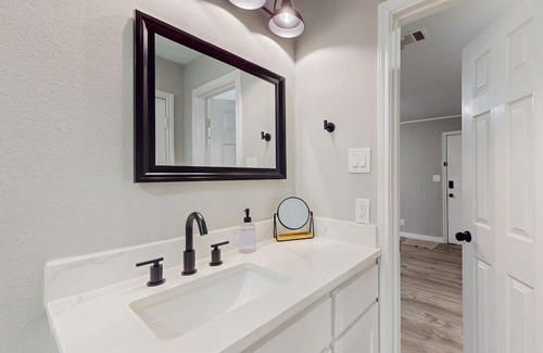 McKinney Casa | Dog-friendly home near downtown with patio, streaming, grill, W/D, fast WiFi, AC