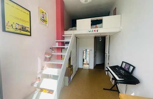 Le Camas Apartamento | Beautiful family duplex in the heart of Camas, with garden. Ideal for families.