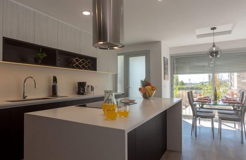 Palhais Apartamento | Beautiful apartment for 4 people with WIFI, A/C, TV and balcony