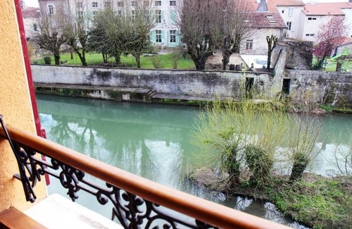 Verdun Casa | Maison Charmante Avec Option Barque -gite Embarqué