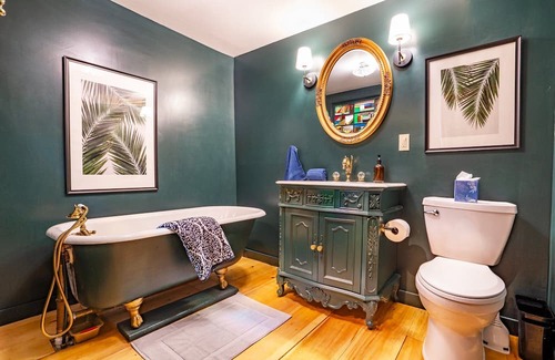 Somesville Casa | New! Close to Acadia + Game Room + HotTub + Theatre Room + FirePit