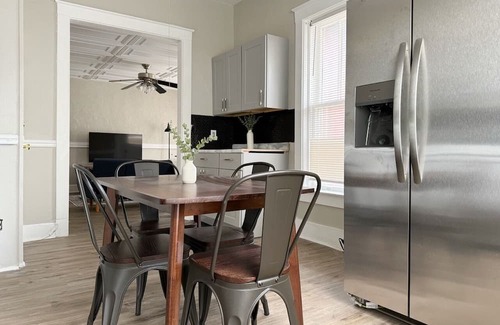 Evansville Apartamento | Cherry Street Retreat A