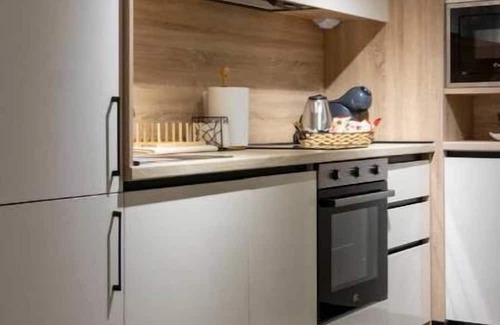 Skopje Region Apartamento | 18th floor luxury condo with pool