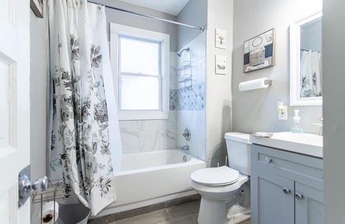Hough Casa | CoZ 5 Bedroom Home On Ashbury