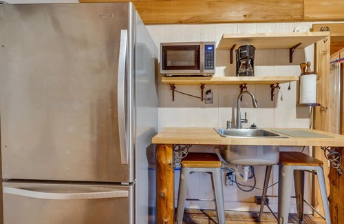 Wellston Apartamento | Rustic Wellston Cabin w/ Fire Pits & ATV Trails!