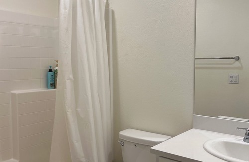 Jurupa Valley Apartamento | 2b1b NEAR UCR no kitchen