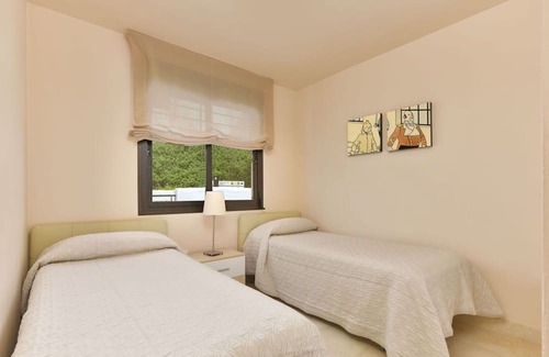Torrox Costa Apartamento | Lovely apartment for 6 people with WIFI, pool, A/C, TV, terrace, pets allowed and parking