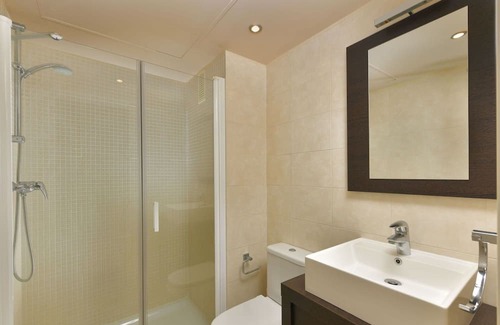 Torrox Costa Apartamento | Lovely apartment for 6 people with WIFI, pool, A/C, TV, terrace, pets allowed and parking