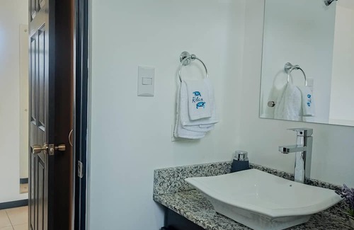 Bejuco Apartamento | Beachside Bliss: Shared Pool, BBQ -Close to beach!