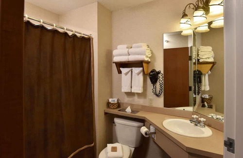St. Joseph Casa | St. Joseph's Historical Escape with Complimentary Shuttle | 3 Units