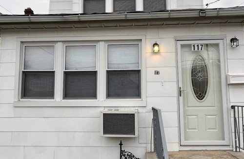 Elmont Apartamento | 2 Bedroom Apartment, Near to Belmont race track and UBS