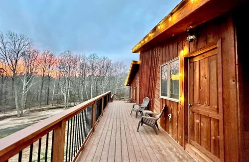 Campobello Cabina | Cozy Bear Den Cabin In Campobello SC
