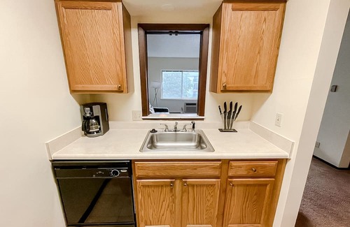 Des Moines Apartamento | Sleepover: Homey 1BD/1BA - Des Moines