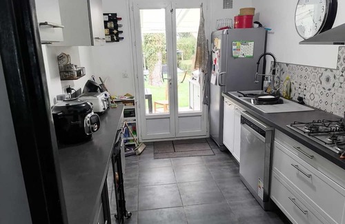 Senlis Casa | Homerez - Nice house for 7 ppl. with garden, terrace and balcony at Senlis