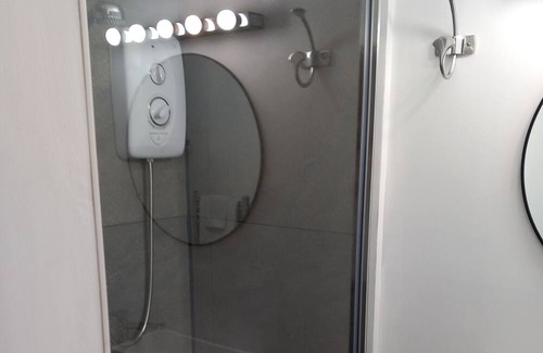 Claypole Apartamento | Studio Open plan double studio Suitable for 1 or 2 adults.