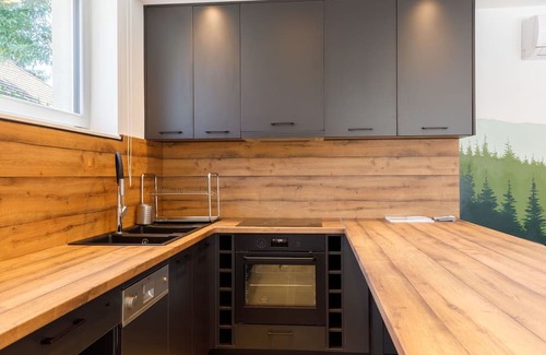 Balatonszarszo Apartamento | Lovely apartment for 6 people with WIFI, A/C, TV, patio and parking