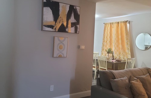 Wynnefield Apartamento | 5 mins to St. Joe's and 10 mins to Linkednor hospital, 5 mins from food areas..