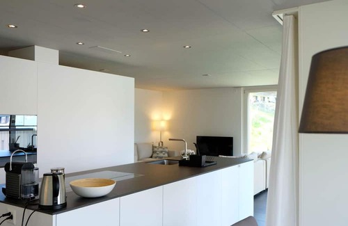 Spiez Apartamento | Nice apartment for 4 guests with WIFI, TV, balcony and parking