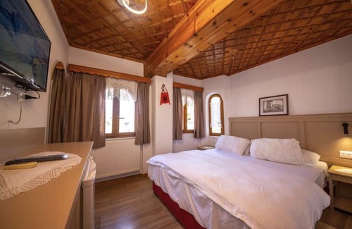 Gjirokaster Cama Y Desayuno | KOTONI Bed & Breakfast