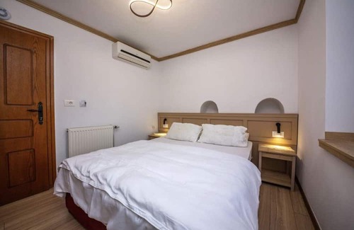 Gjirokaster Cama Y Desayuno | KOTONI Bed & Breakfast