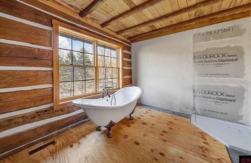 Kasota Casa | 130 Year Old Log Barn Transformed Into A New Home.