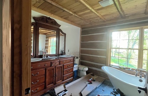 Kasota Casa | 130 Year Old Log Barn Transformed Into A New Home.