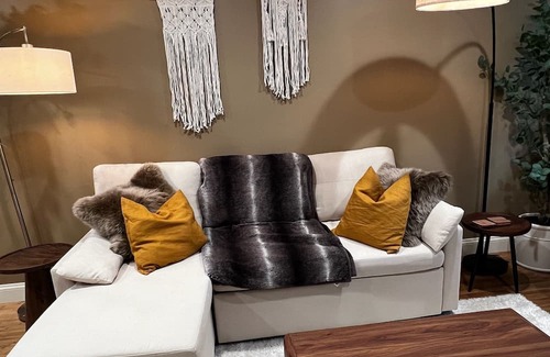 Olde Town Casa | Stylish downtown retreat, private sanctuary, walk to everything, free parking