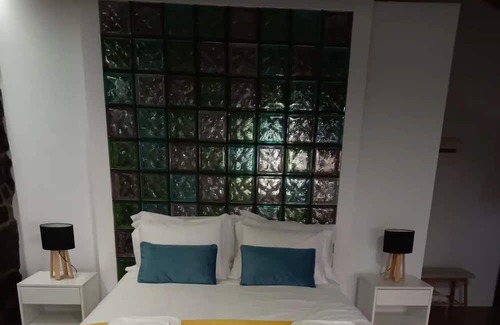 Angra do Heroismo Apartamento | Studio Apartment 'Casa Do Poço - Casinha' with Mountain View, Shared Terrace and Wi-Fi
