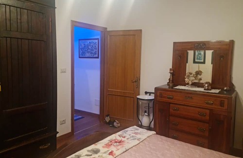 Panicale Casa | Holiday Home 'Casa Vacanza La Quercia A Panicale' with Shared Pool, Wi-Fi and Air Conditioning