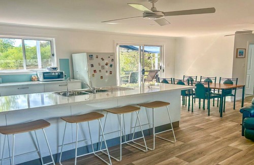 Lake Wangary Casa | Jubilee Cottage - Wake up to the sound of the birds in this brand new, cosy and functional, cottage retreat.