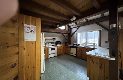 Deer River Casa | Brantingham Ice Barn