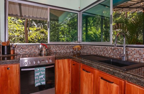 Parrita Casa | Unique Cacao Jungle Cottage with amazing views!