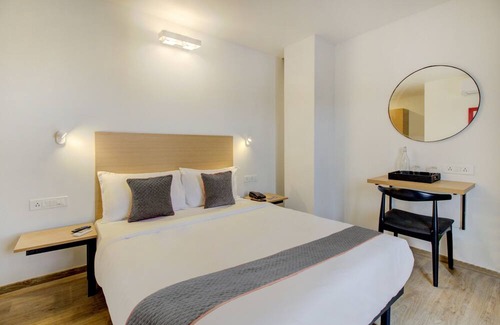 BTM 2nd Stage Casa | Super OYO Townhouse 264 - Q Rooms BTM