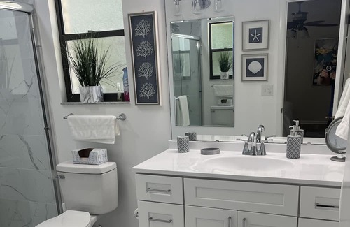 Mandarin Casa | Newly Renovated Beautiful Home 2minutes from St.Johns River and Public Parks