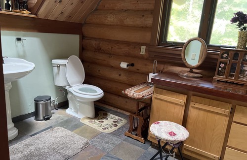 Crescent City Cabina | Authentic 1st generation redwood log cabin