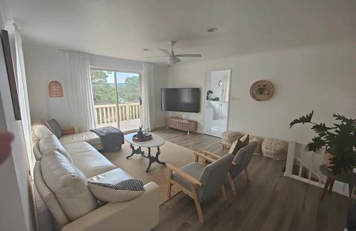 Eden Casa | Easy Walk to Beach & Town, pet friendly with SUPERHOSTS