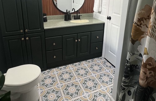 Christiansburg Apartamento | Studio oasis ready for you! …No Cleaning Fee….Near I-81, VT & Radford
