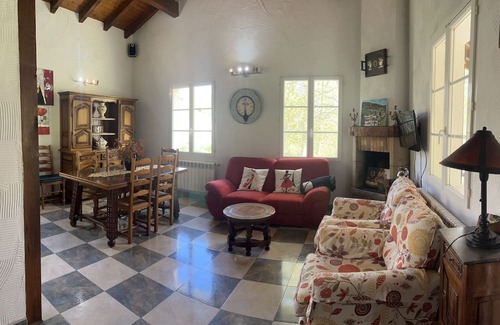 Pirineos de Navarra Apartamento | Apartment 'Etxezurialde Ll' with Mountain View, Private Terrace and Wi-Fi
