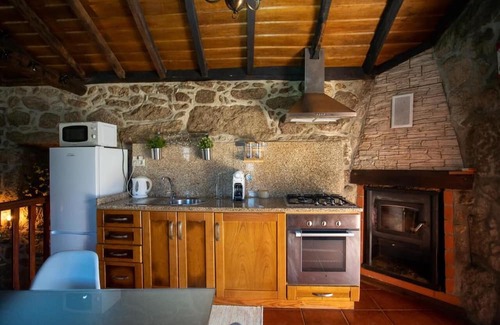 Lindoso Apartamento | Apartment 'Casa Do Charco - Peneda Gerês' with Mountain View, Wi-Fi and Air Conditioning
