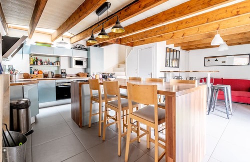 Bouguenais Casa | Holiday Home 'Maison Familiale Sud Nantes' with Private Garden and Wi-Fi