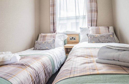 Kelso Apartamento | Our Platinum caravans offer grand proportions and contemporary finishes throughout, the perfect plac