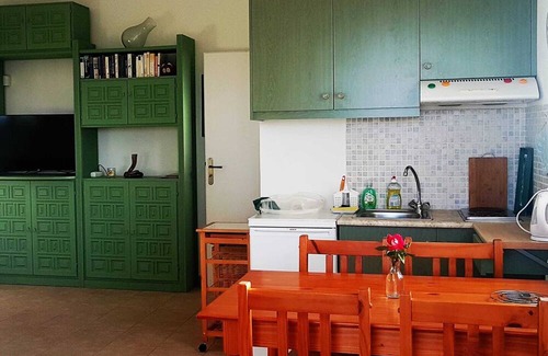 Douliana Apartamento | Homerez - Nice apartement 2 km away from the beach for 4 ppl. with shared pool