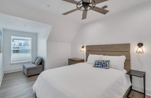 Tulane - Gravier Casa | Mid-City Sanctuary in NOLA: 3BR, 2BA NOLA Haven - Experience Jazz Culture