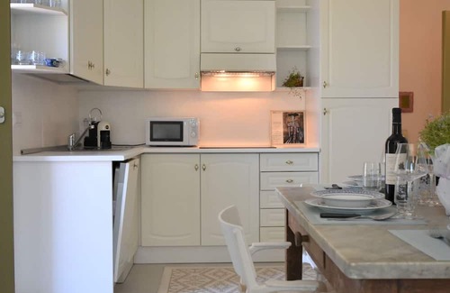 Mello Apartamento | Nice apartment for 4 people with A/C, WIFI, TV, terrace, pets allowed and parking