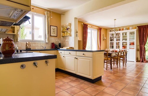 Nans-les-Pins Apartamento | Nice apartment for 6 people with WIFI, pool, TV, terrace and parking