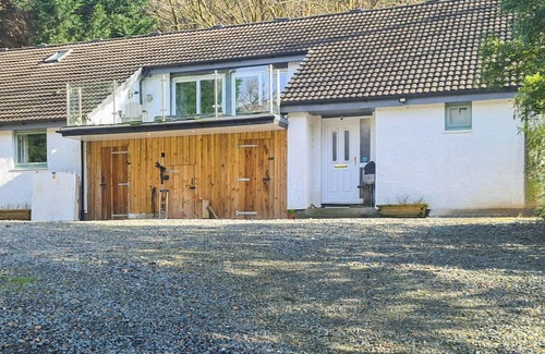 Cowal Peninsula Cabaña | 4 bedroom accommodation in Loch Eck, near Dunoon