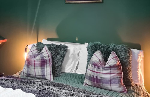 Cowal Peninsula Cabaña | 4 bedroom accommodation in Loch Eck, near Dunoon