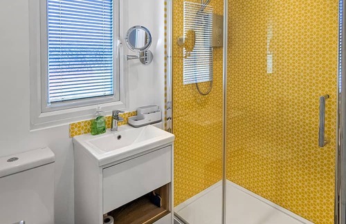 Machynlleth Cabaña | 3 bedroom accommodation in Llanwrin
